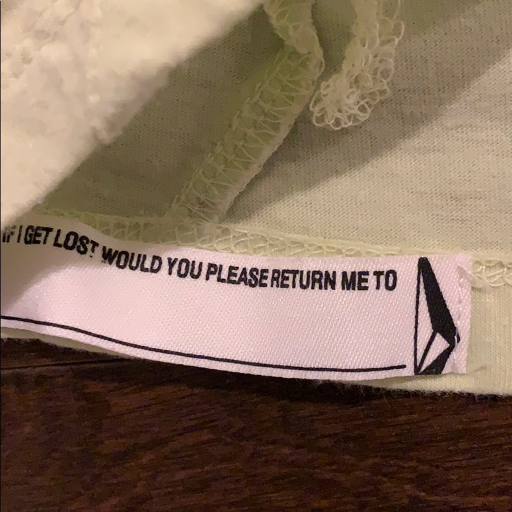 EUC Volcom Button down tee - Picture 5 of 6